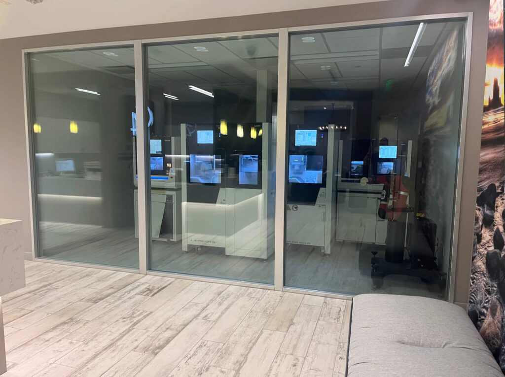 Digital dental imaging room with advanced diagnostic technology at Justin Thompson Dental.