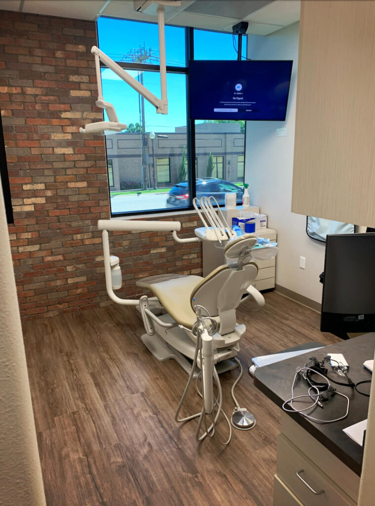 Comfortable dental treatment room equipped with modern technology at Justin Thompson Dental